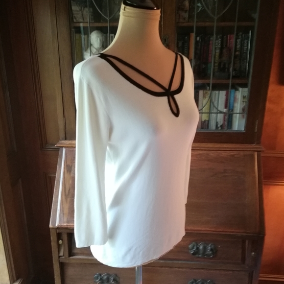 White Knit Top with Black Accents - Size Large - Picture 2 of 7